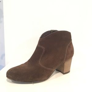 Steve Madden brown booties